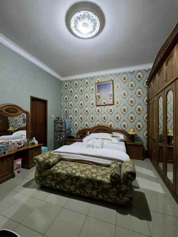 dijual rumah jl kelapa kuning pondok