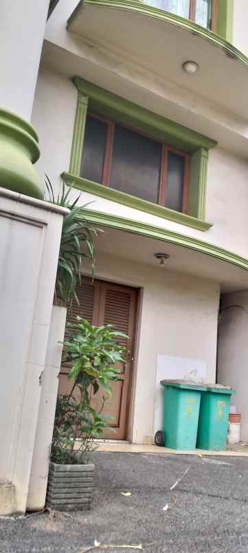 dijual rumah jl kemanggisan raya rt 2