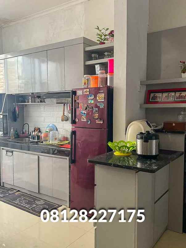 dijual rumah jl kemiri raya pd cabe