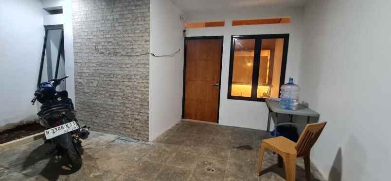 dijual rumah jl kodau raya pondok