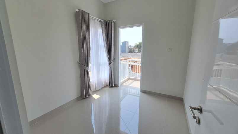 dijual rumah jl kramat asem pancoran