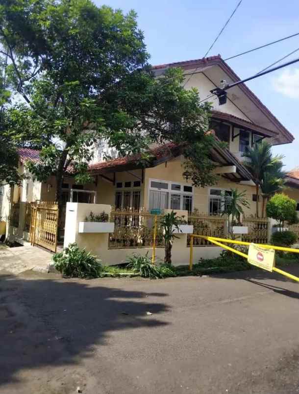 Rumah Second Di Komplek Joglo Kecamatan Larangan Indah Tangerang
