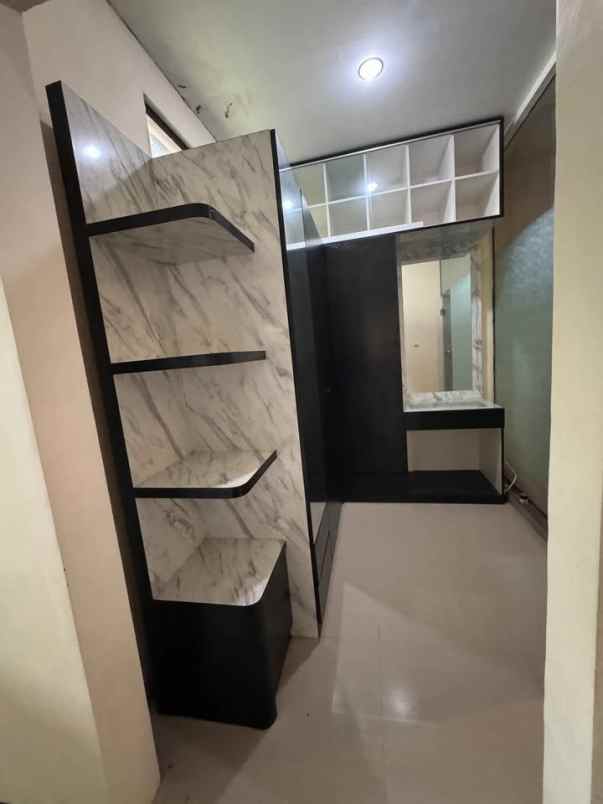 dijual rumah jl maribaya buka nagara