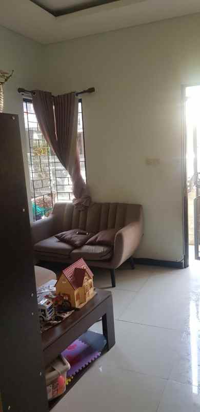 dijual rumah jl merkuri margahayu raya