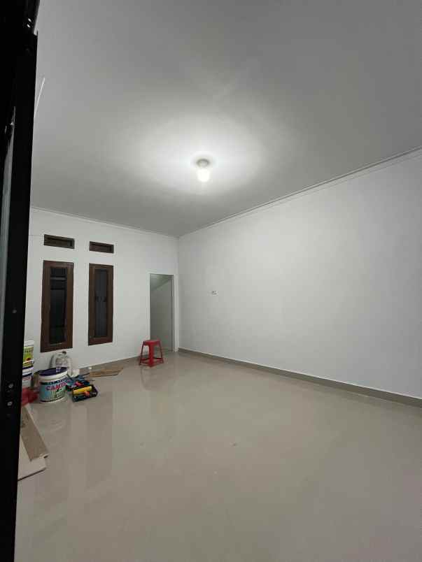 dijual rumah jl muhajirin