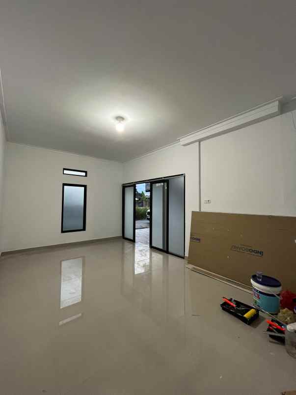 dijual rumah jl muhajirin