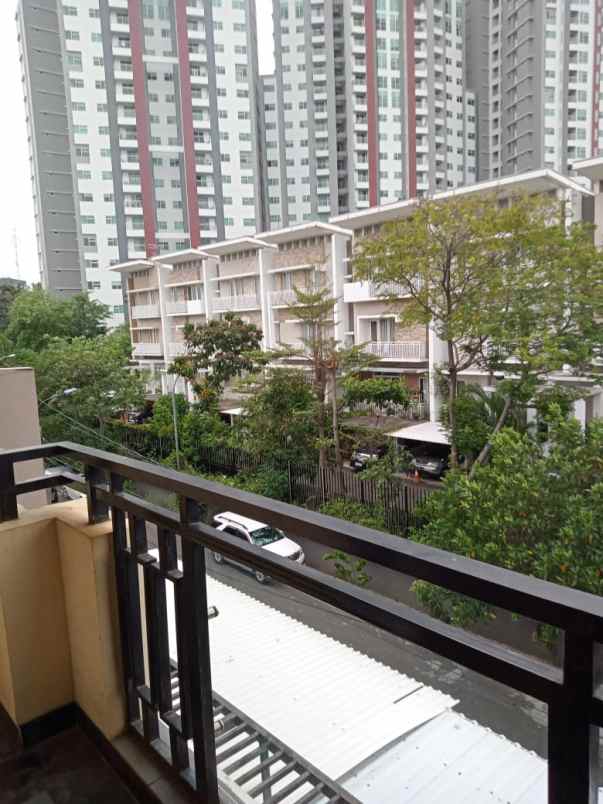 dijual rumah jl pelepah elok kelapa