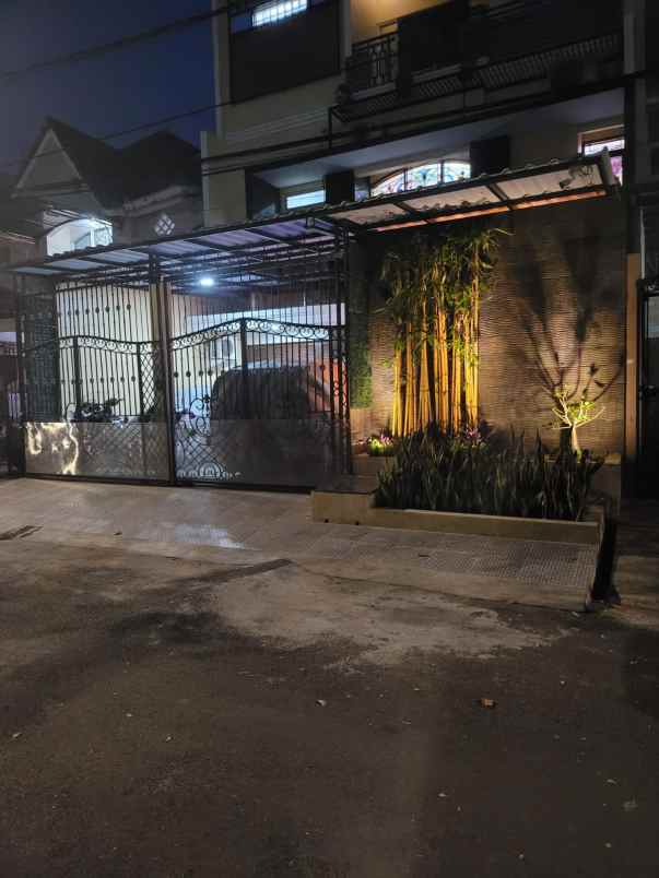 dijual rumah jl pelepah elok kelapa