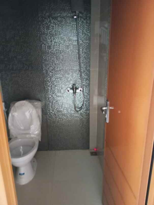 dijual rumah jl penggilingan baru