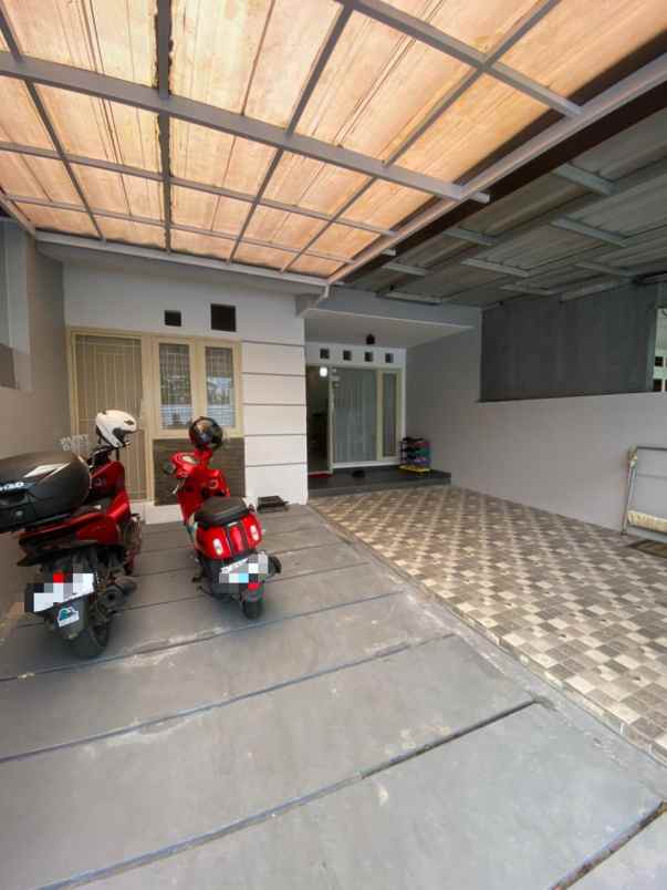 dijual rumah jl pirus jamrud arcamanik