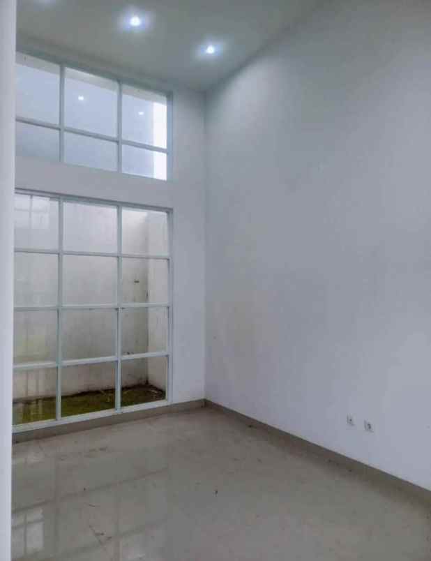 dijual rumah jl raya cigorowong jl