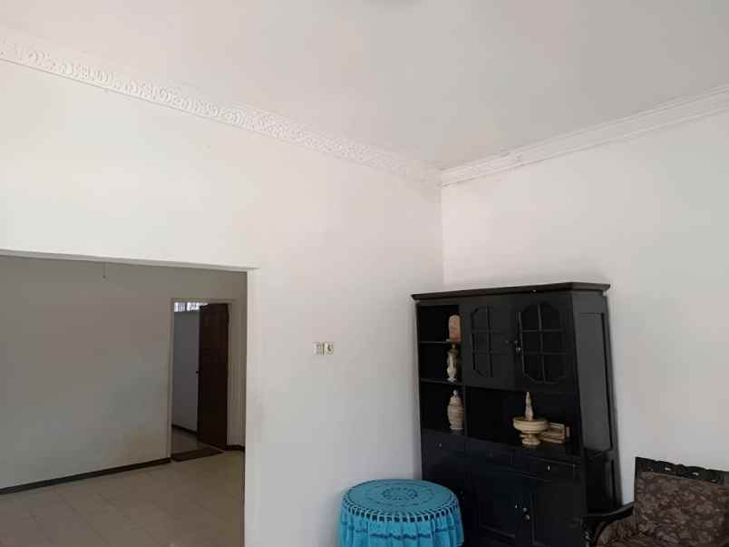 dijual rumah jl raya mojosongo no 53 rt