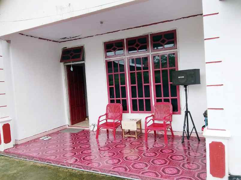 dijual rumah jl raya upua baguala rt