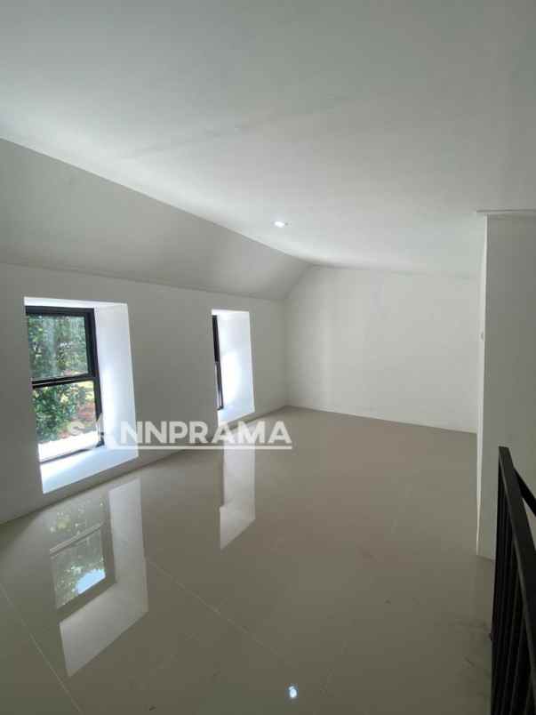 dijual rumah jl sasak panjang tajurhalang