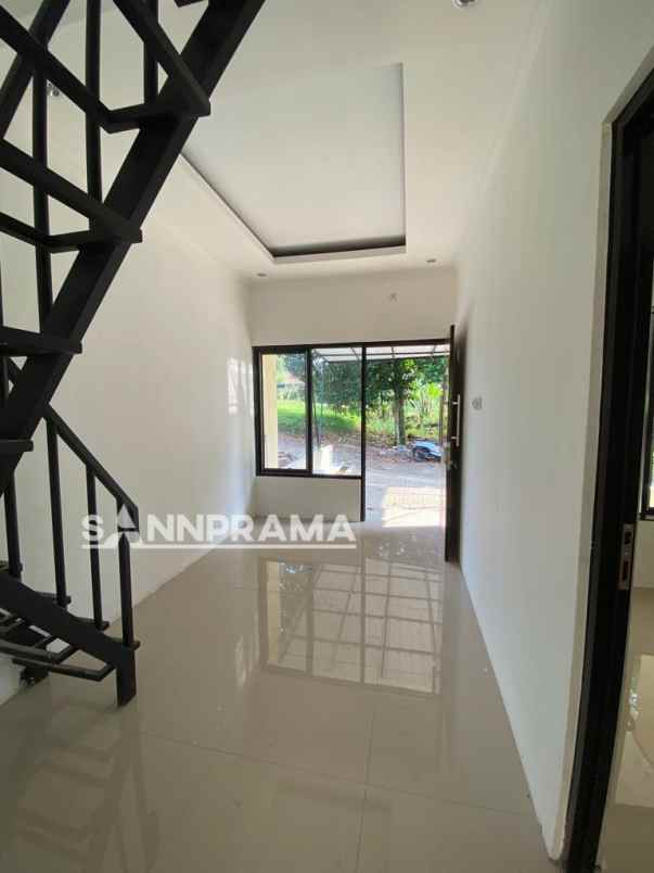 dijual rumah jl sasak panjang tajurhalang