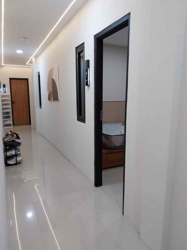dijual rumah jl seha