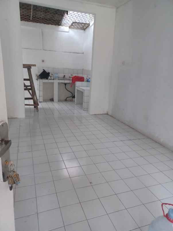 dijual rumah jl taman lotus 3