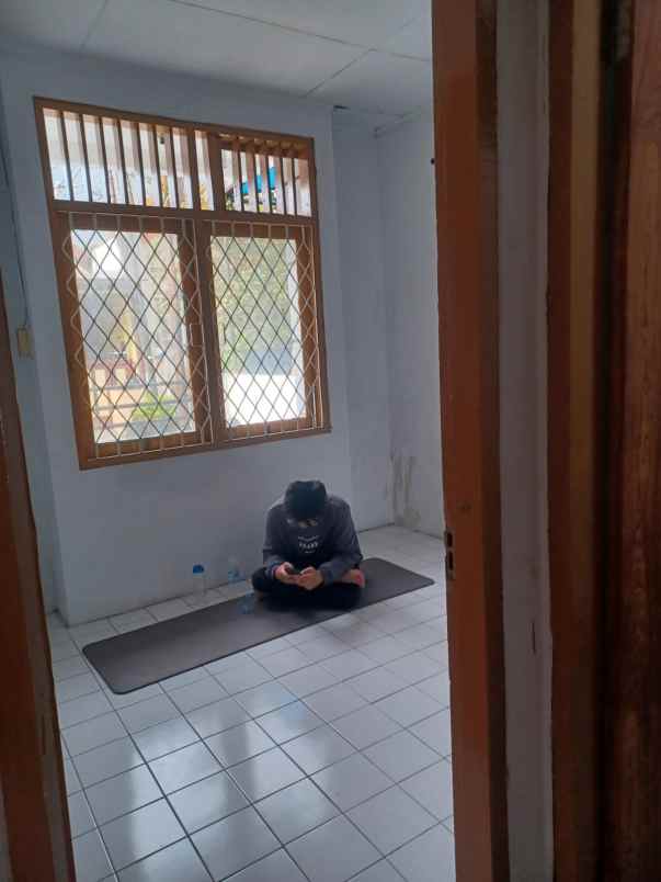 dijual rumah jl taman lotus 3