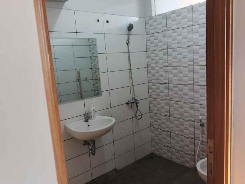 dijual rumah jl villa bandung indah no