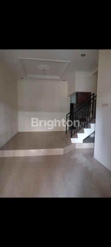 dijual rumah jl warung sila jagakarsa