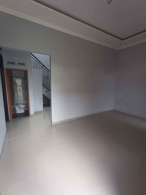 dijual rumah jln k h hasyim ashari