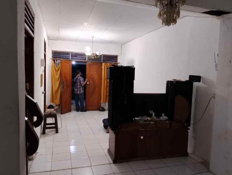 dijual rumah joglo kembangan jakarta barat