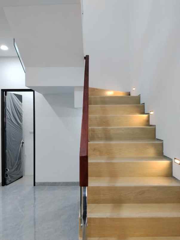 dijual rumah kalikepiting