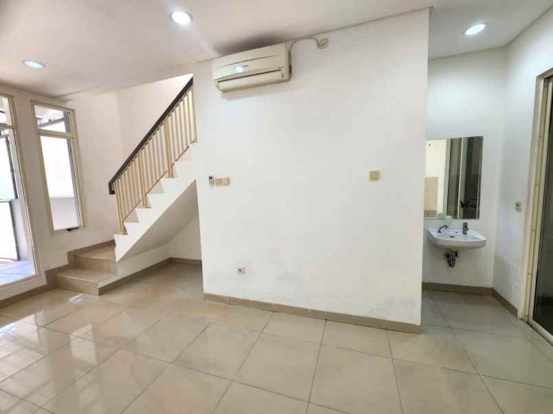 dijual rumah katamaran indah pik