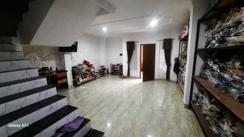 dijual rumah kav dki meruya kembangan