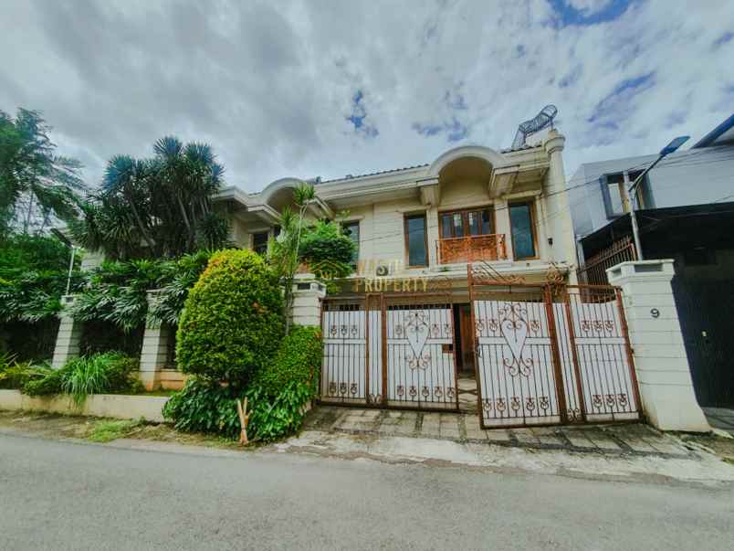 dijual rumah kebayoran baru