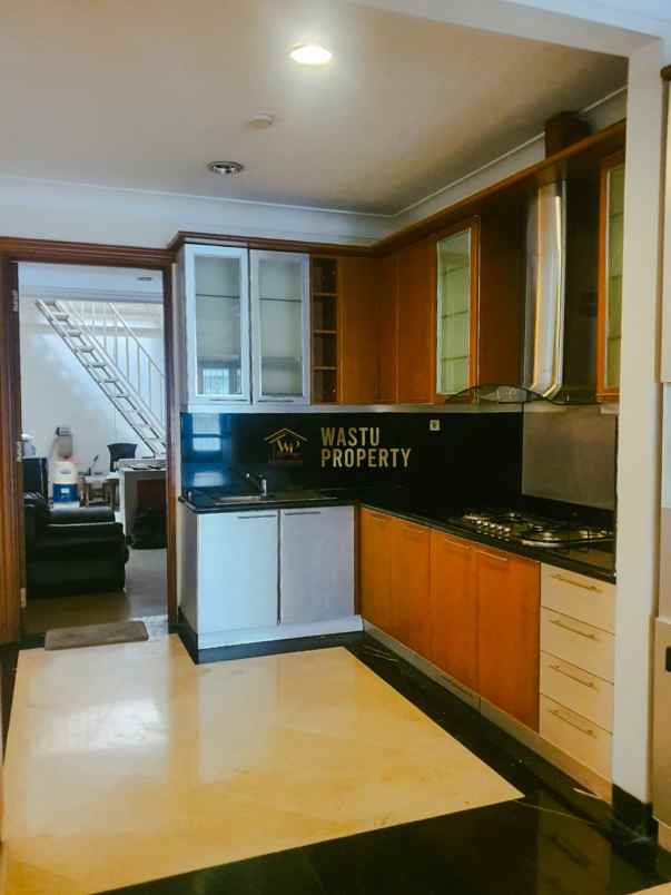 dijual rumah kebayoran baru