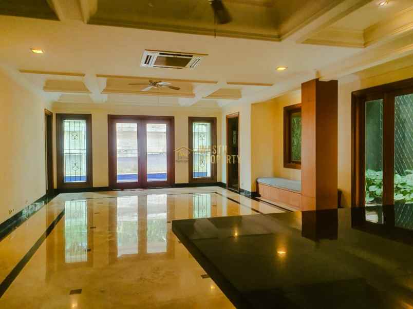 dijual rumah kebayoran baru