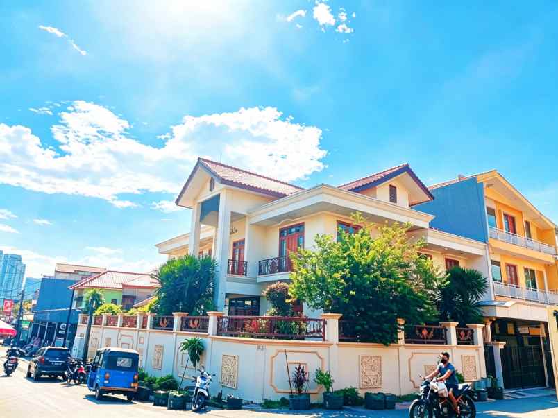dijual rumah kebayoran baru
