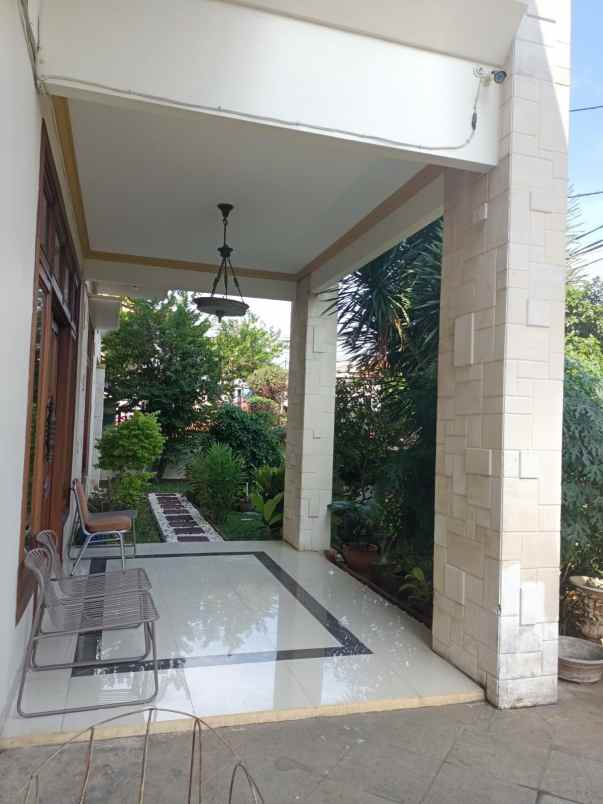 dijual rumah kebayoran baru