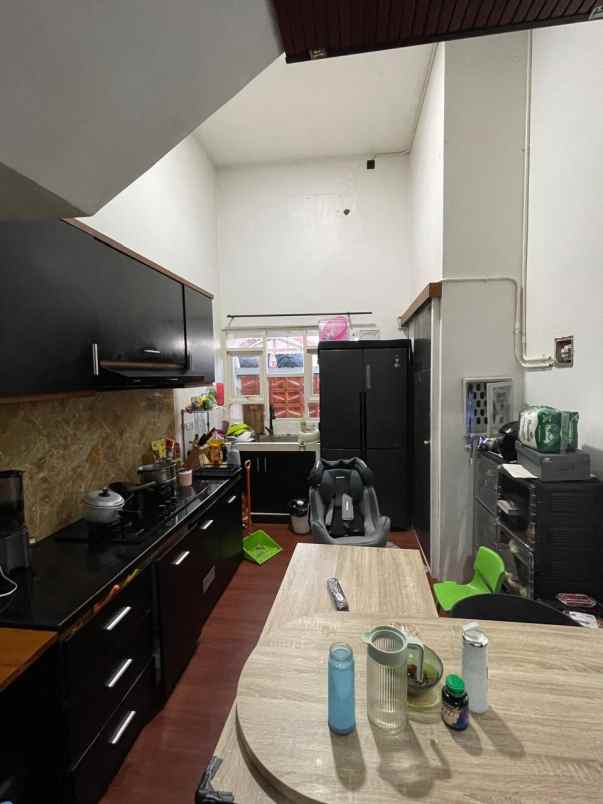 dijual rumah kebonsari