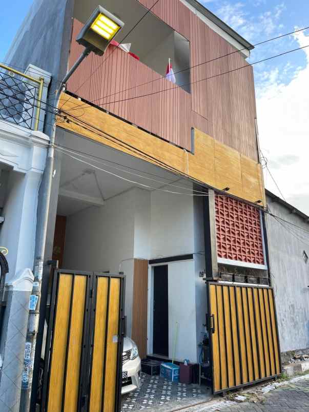 dijual rumah kebonsari
