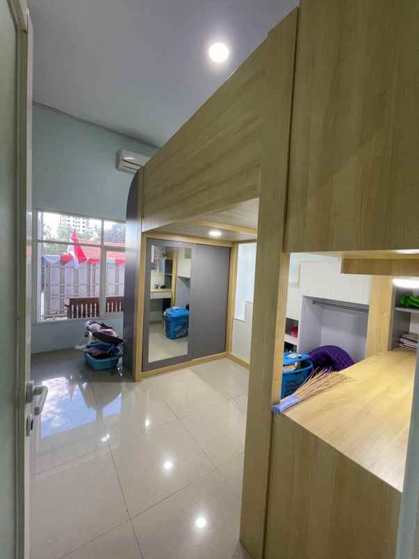 dijual rumah kebonsari