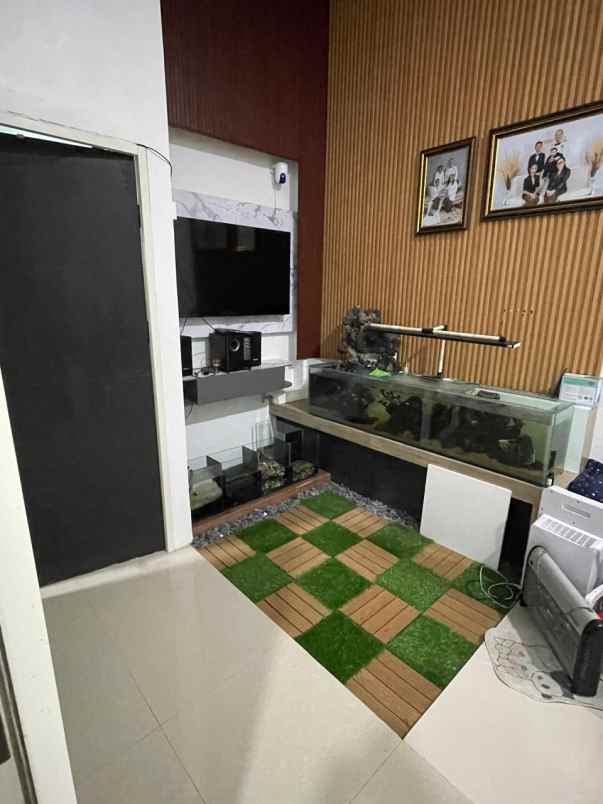 dijual rumah kebonsari