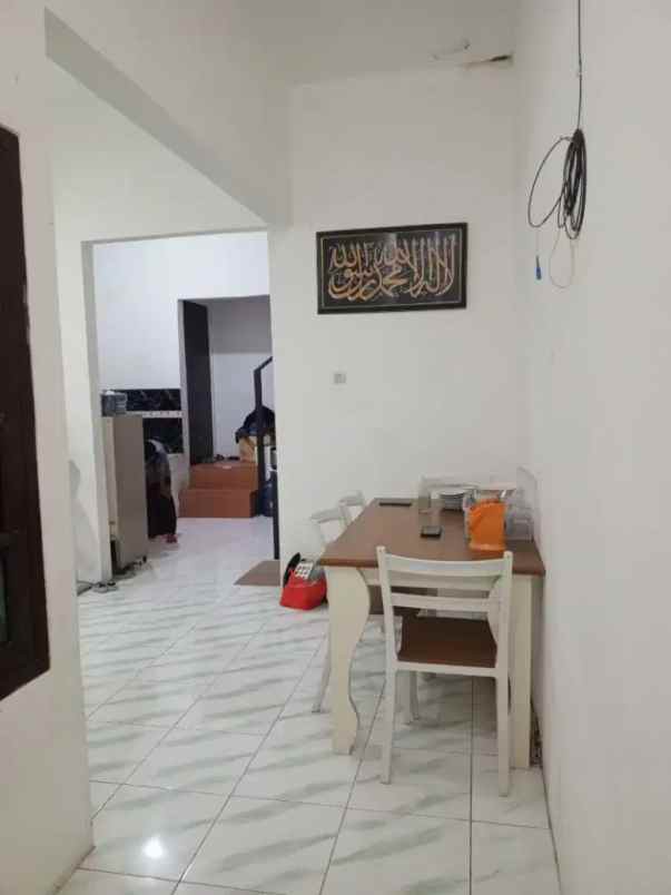 dijual rumah kedoya selatan