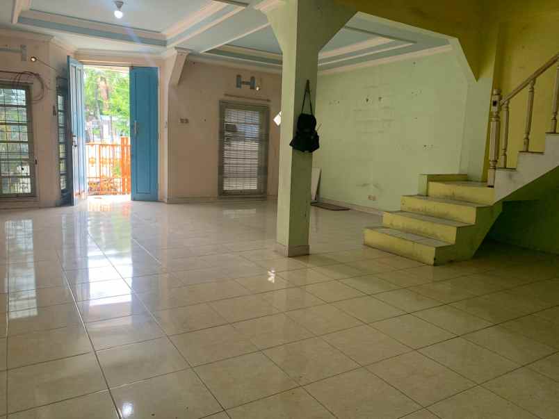 dijual rumah kelapa kopyor kelapa gading