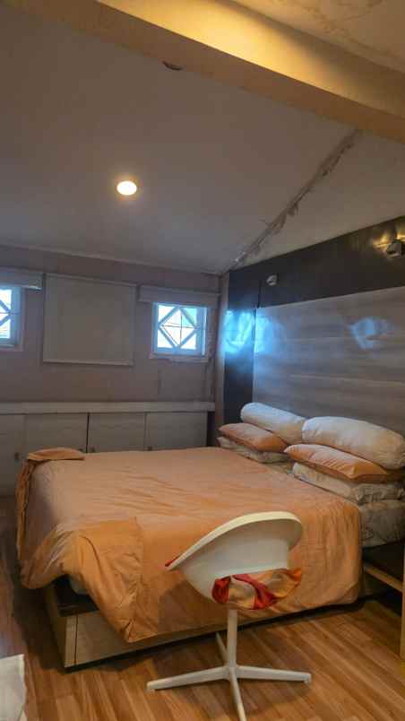 dijual rumah kelapa lilin kelapa gading