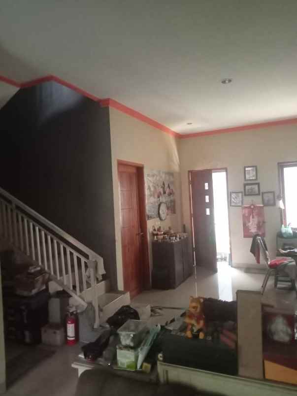 dijual rumah ketintang