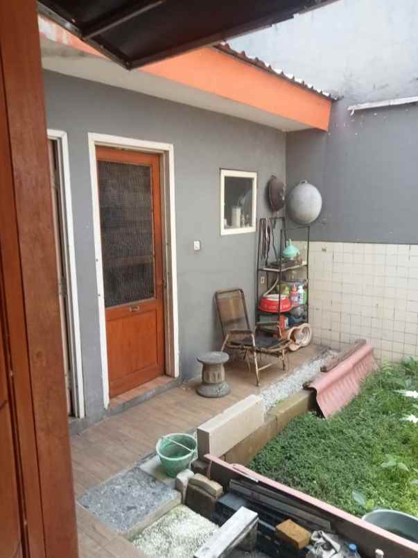 dijual rumah ketintang