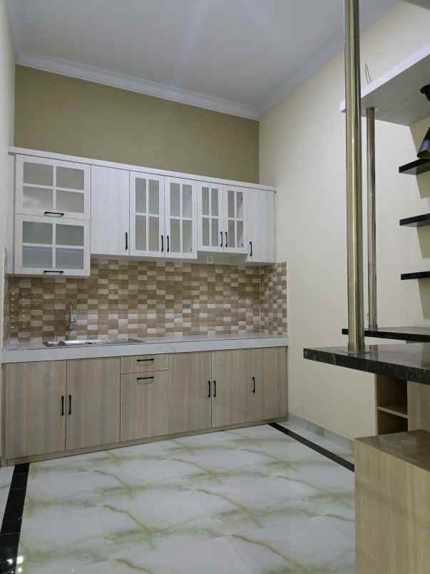 dijual rumah klasik modern srengseng sawah jagakarsa