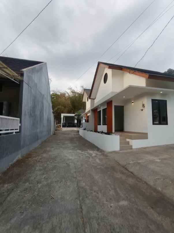 dijual rumah klidon besi jangkang