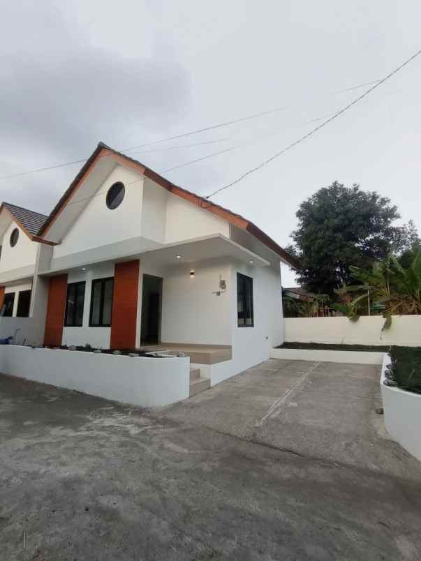 dijual rumah klidon besi jangkang