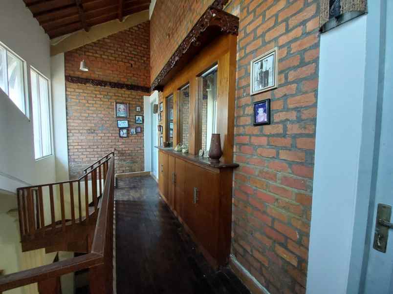 dijual rumah komplek bukit damai indah