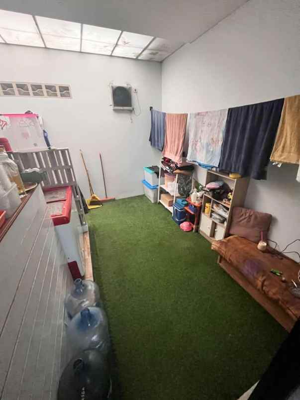 dijual rumah komplek bumi adipura