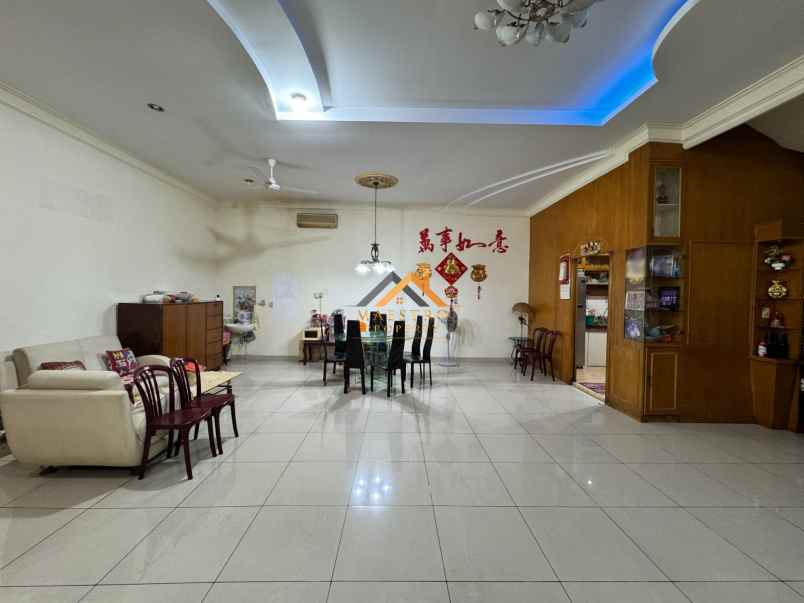 dijual rumah komplek cemara asri jl asoka