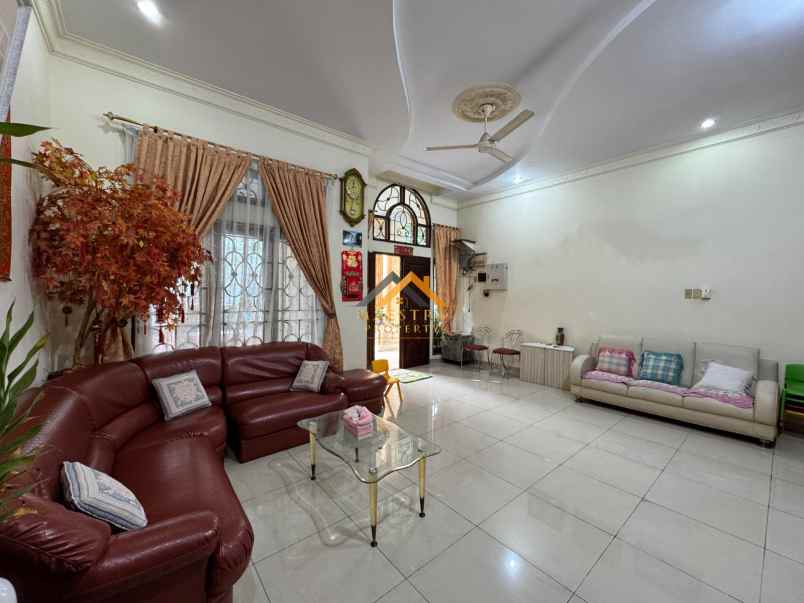 dijual rumah komplek cemara asri jl asoka